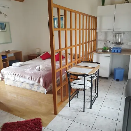 Tonka Apartment *