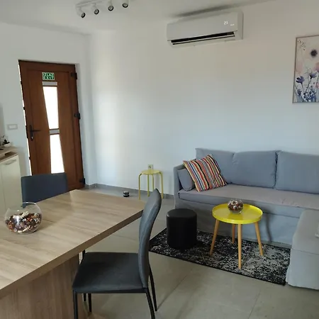 Tonka Apartment